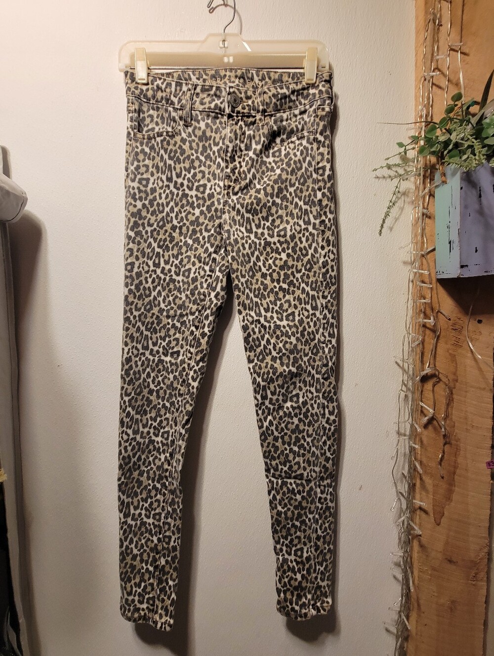 American Eagle Nezy Level Stretch Leopard Print Skinny Jeans in Beige and Black